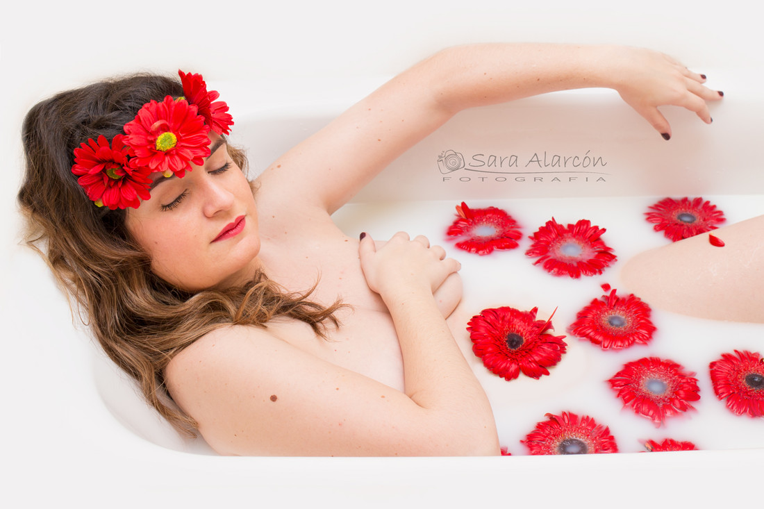 sesion-fotos-bañera-con-leche-flores-lleida-balaguer-embarazo_MG_9629