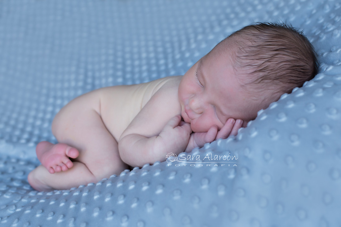sesion-recien-nacido-newborn-en-lleida-fotografo-de-Lleida_MG_2186
