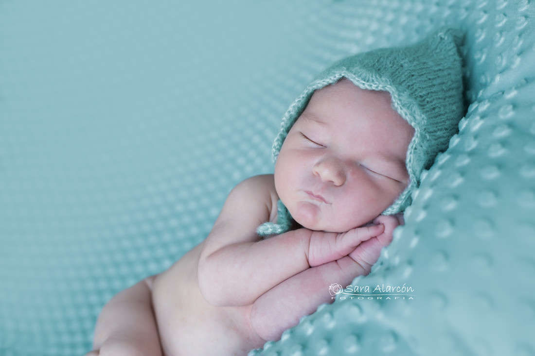 sesion-recien-nacido-newborn-en-lleida-fotografo-de-Lleida_MG_2230