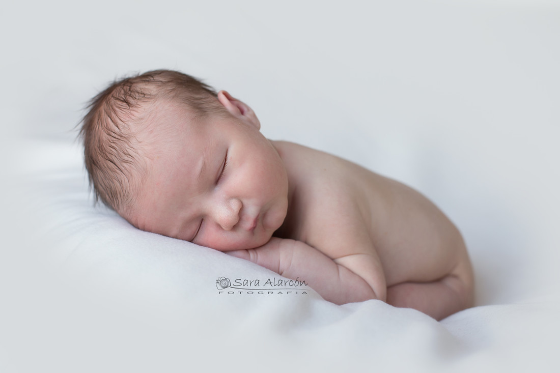 sesion-recien-nacido-newborn-en-lleida-fotografo-de-Lleida_MG_2240