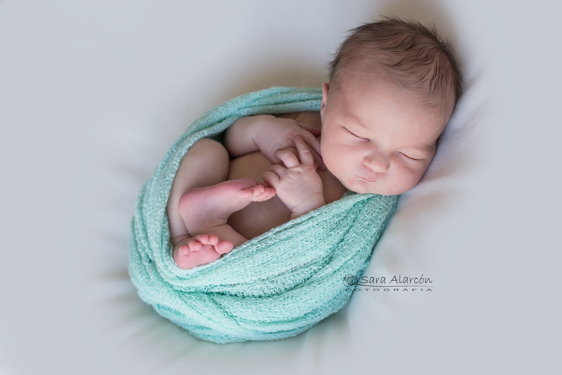 sesion-recien-nacido-newborn-en-lleida-fotografo-de-Lleida_MG_2268