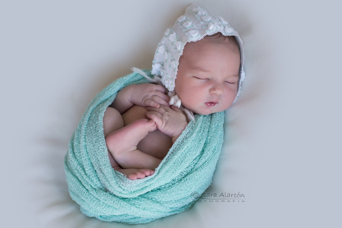 sesion-recien-nacido-newborn-en-lleida-fotografo-de-Lleida_MG_2270