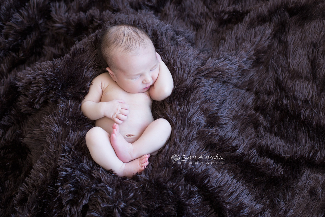 sesion-recien-nacido-newborn-en-lleida-Balaguer-Fotograf-de-lleida_MG_2372