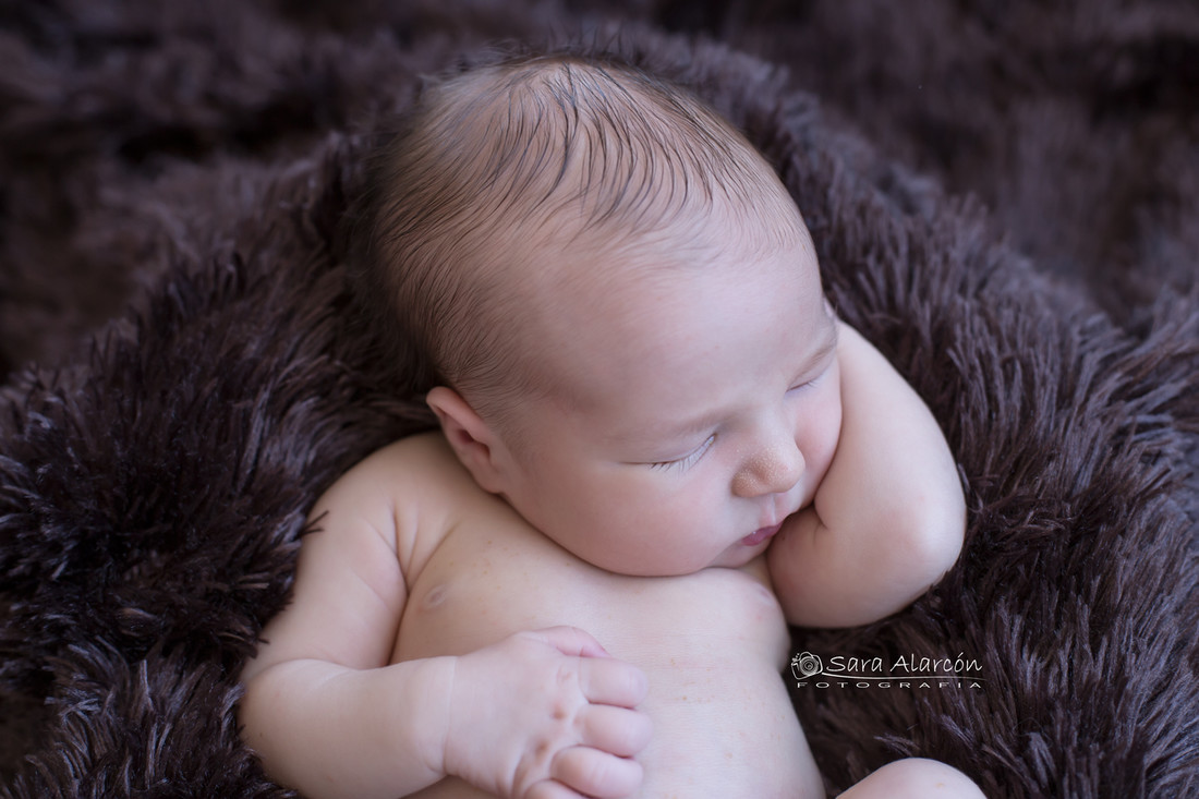 sesion-recien-nacido-newborn-en-lleida-Balaguer-Fotograf-de-lleida_MG_2379