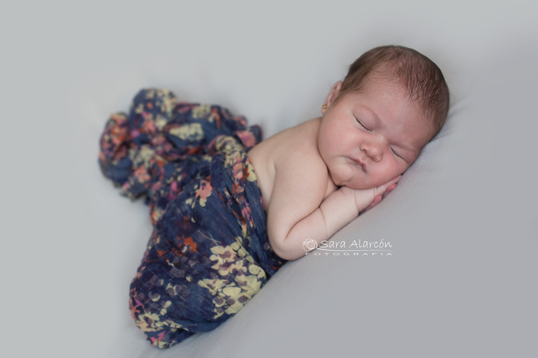 fotografa-enpecializada-en-newborn-en-lleida-sesion-newborn-en-lleida_MG_6792