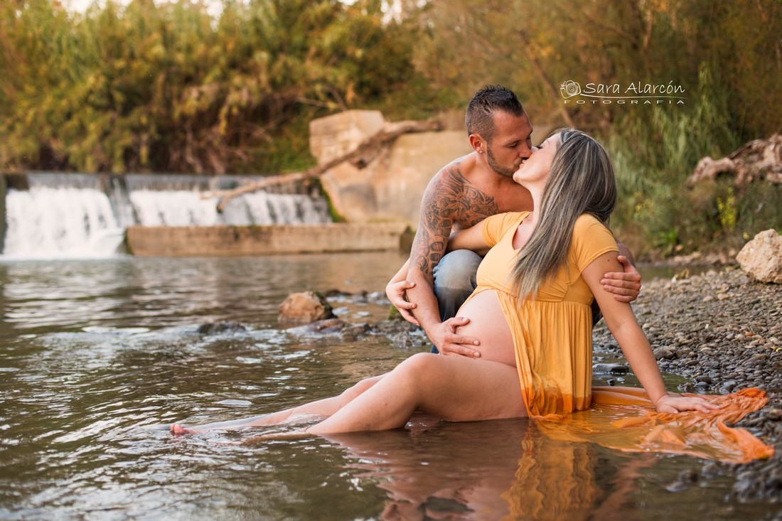 sesion-de-embarazo-en-lleida-en-el-agua_MG_9032